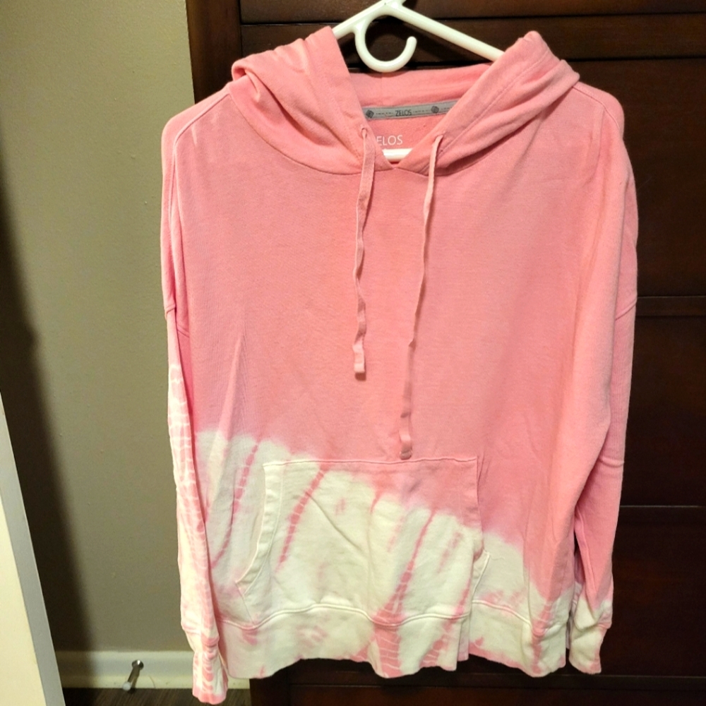 Women's tye dye pullover